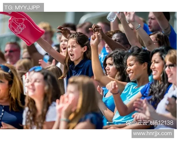 足球巨星赛场外的温情日常生活合照展现真实一面 足球巨星赛场外的温情日常生活合照展现真实一面